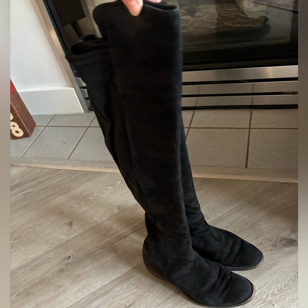Stuart Weitzman - Picture 3 of 5